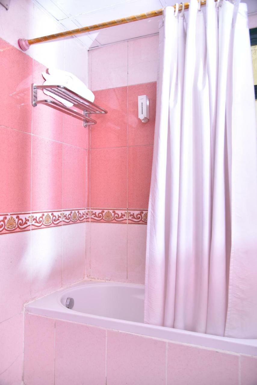 Royal Pyramids Hotel カイロ エクステリア 写真
