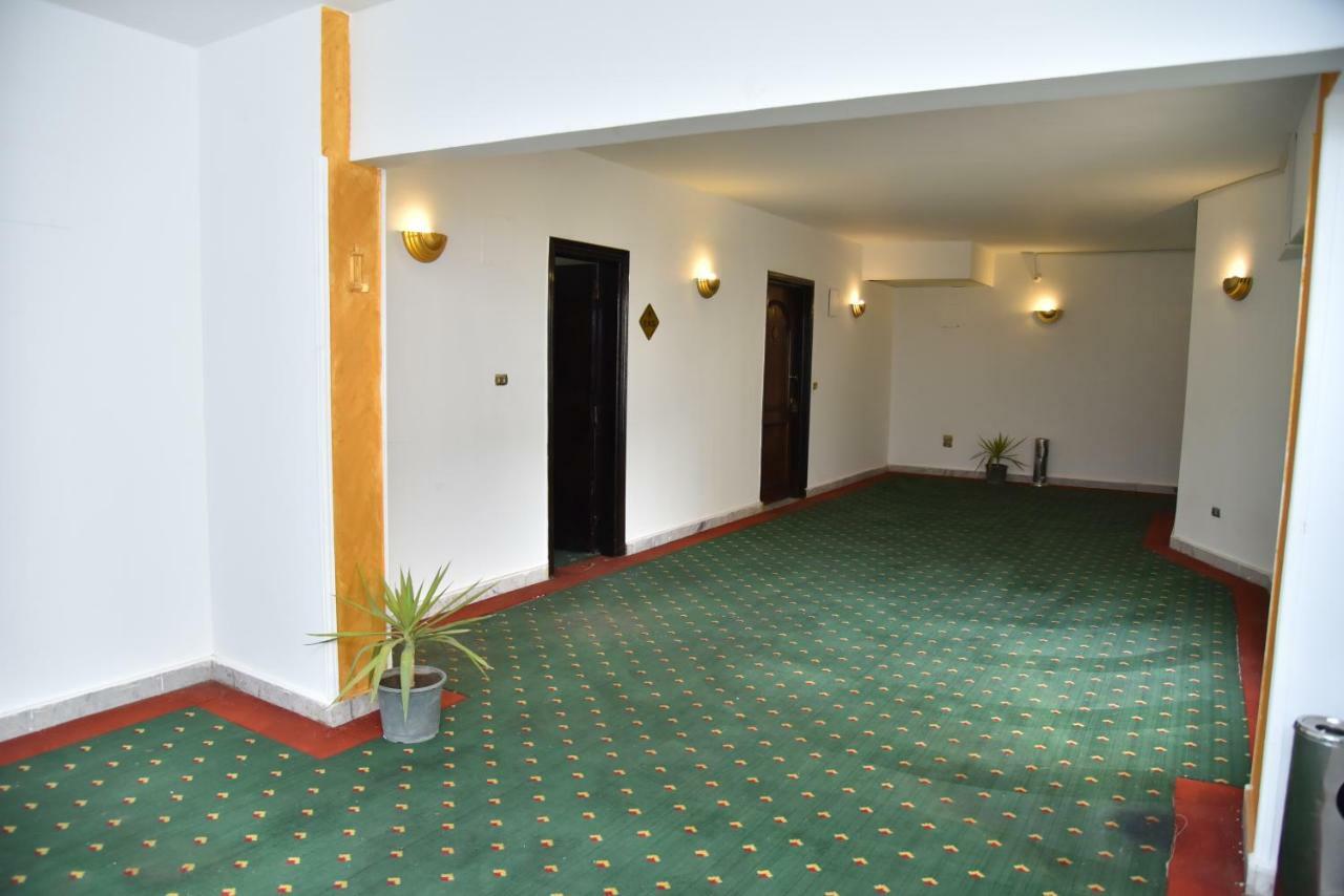 Royal Pyramids Hotel カイロ エクステリア 写真
