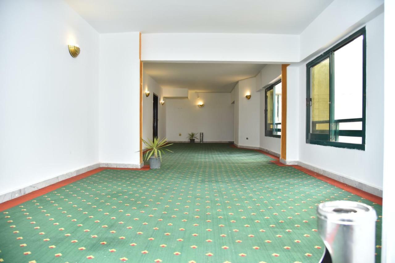 Royal Pyramids Hotel カイロ エクステリア 写真