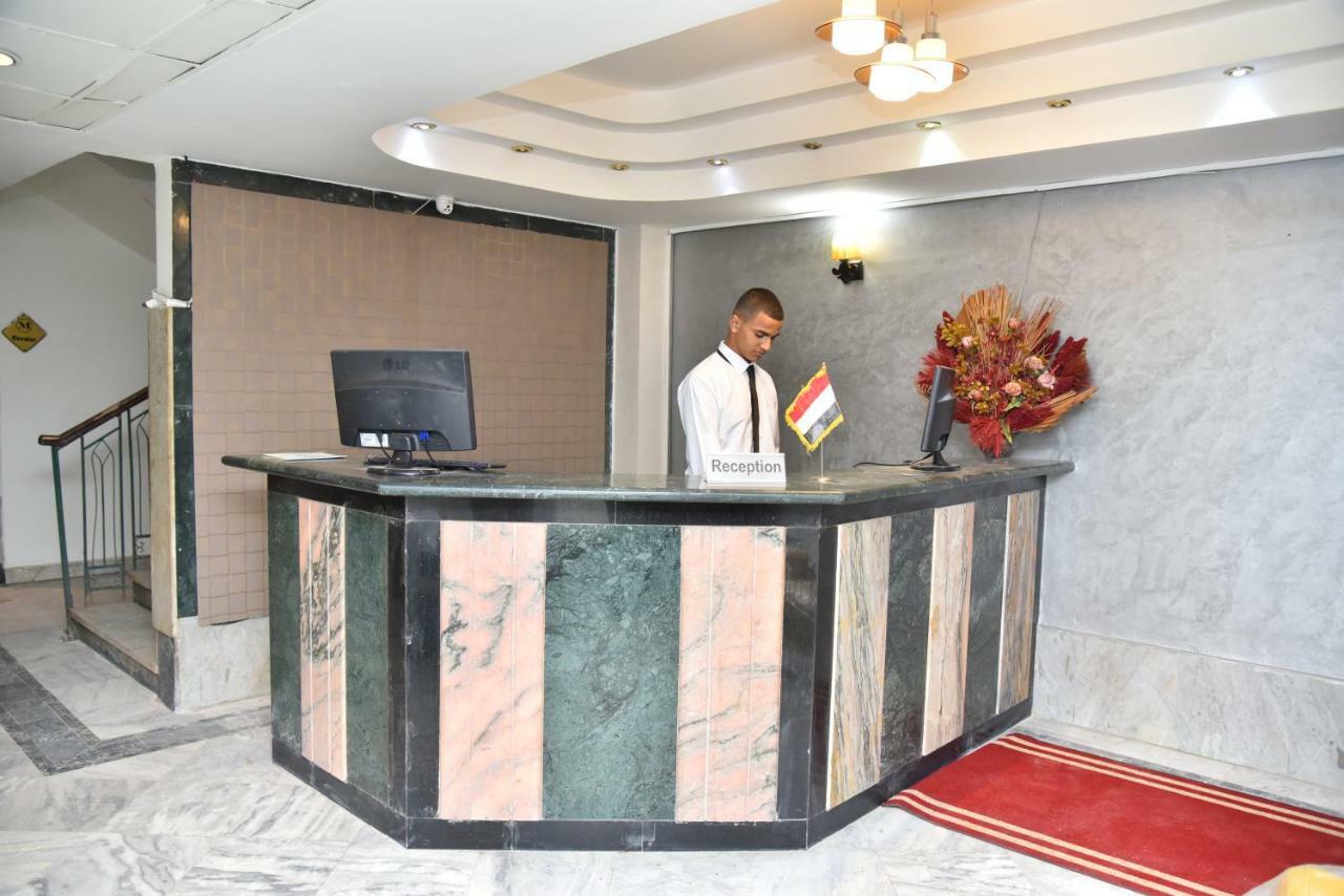 Royal Pyramids Hotel カイロ エクステリア 写真